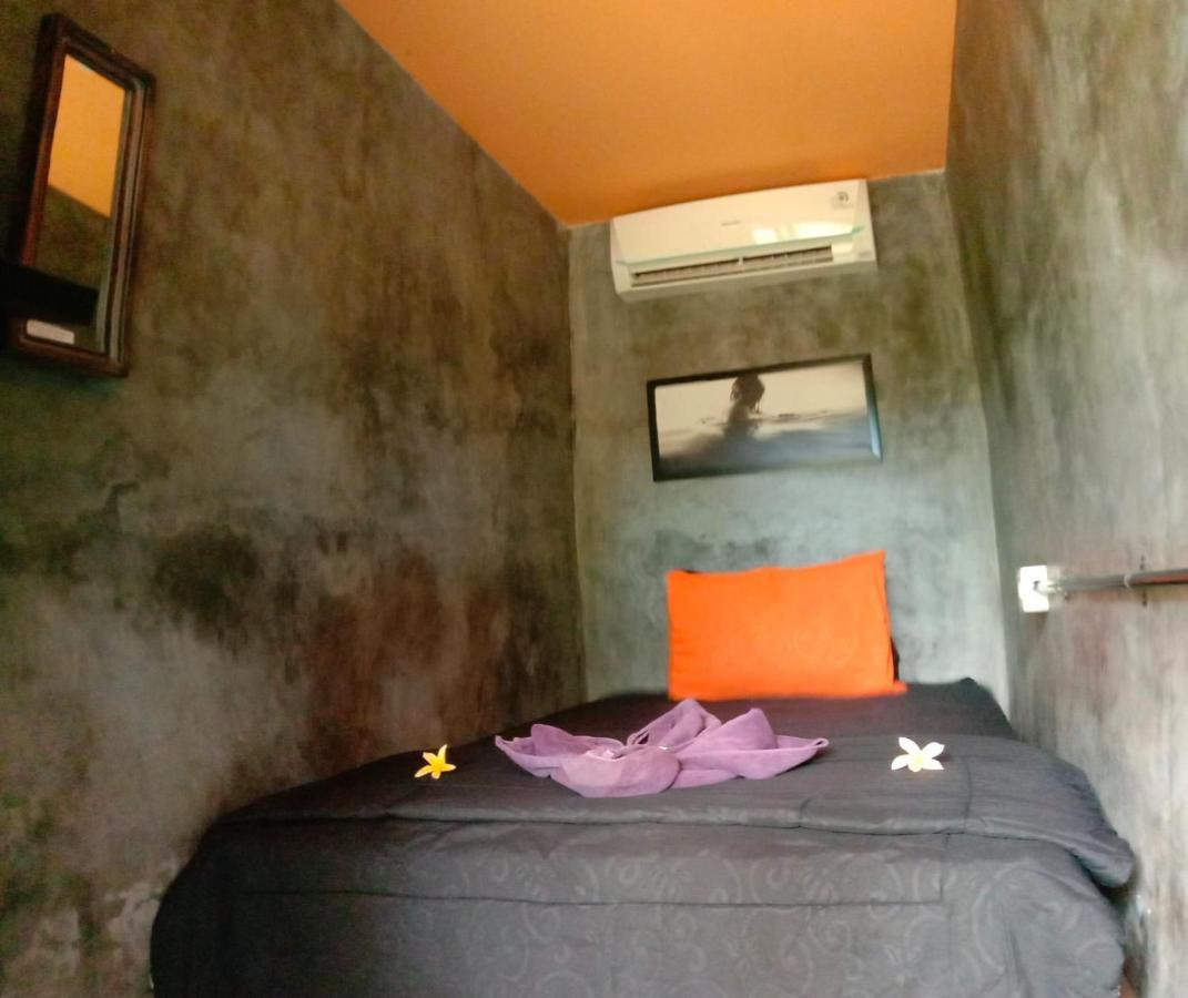 Keramas Surf Hostel Bagian luar foto